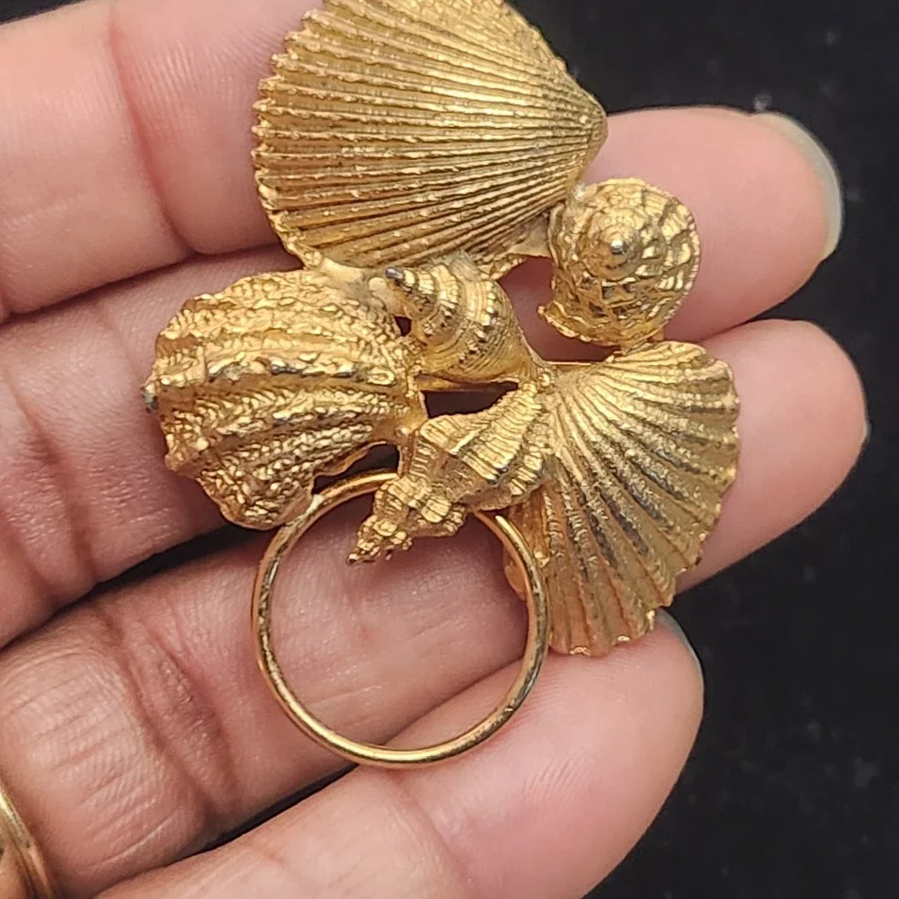 Vintage Gold Tone Sea Shell Brooch Scarf Slide Nautical Coastal Scallop Conch